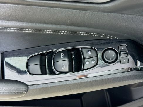Used 2020 Nissan Altima 2.5 SL FWD image 21