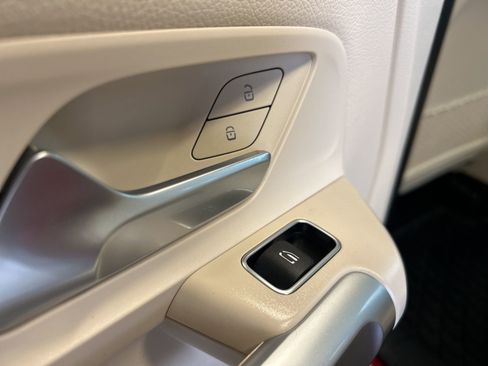 Used 2020 Mercedes-Benz GLB 250 GLB 250 image 15