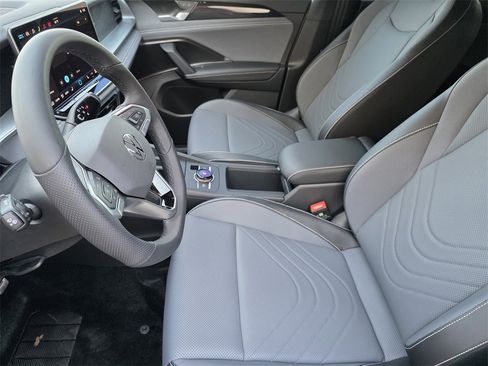 New 2026 Volkswagen Tiguan SE R-Line image 12