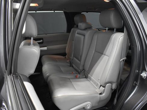 Used 2018 Toyota Sequoia Limited w/ Safety & Convenience Package AWD/4WD image 24