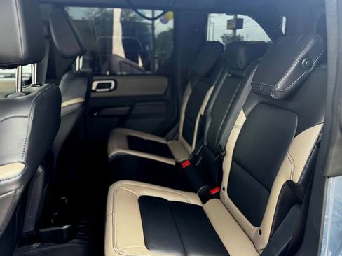 Used 2024 Ford Bronco Wildtrak image 10