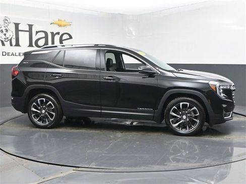 Used 2022 GMC Terrain SLT w/ Infotainment Package II image 1