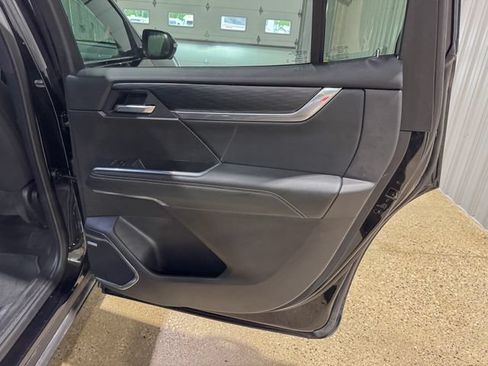 Used 2025 GMC Acadia Elevation w/ Black Edition AWD/4WD image 29