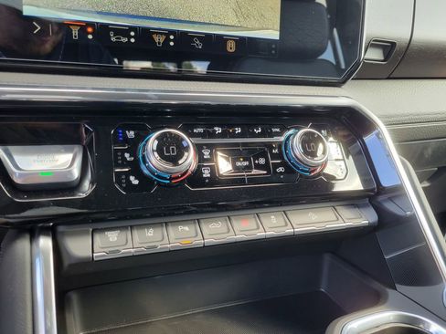 New 2026 GMC Sierra 2500 Denali w/ Denali Reserve Package image 27