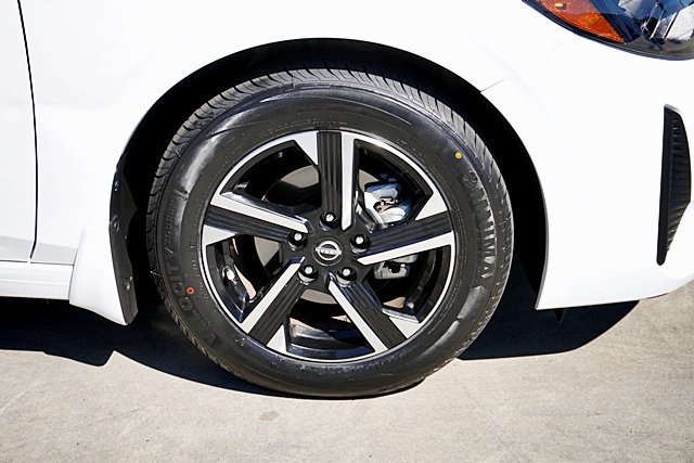 Used 2025 Nissan Sentra SV FWD image 14