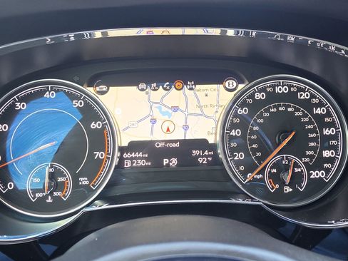 Used 2017 Bentley Bentayga AWD/4WD image 46