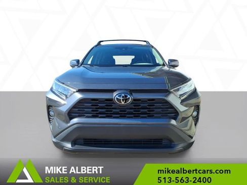 Used 2021 Toyota RAV4 XLE Premium image 2