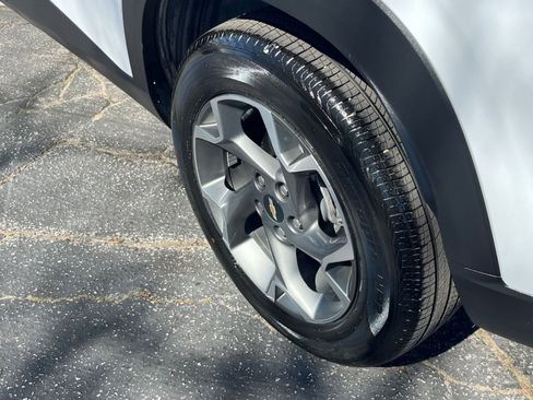Used 2025 Chevrolet Trax LT image 31