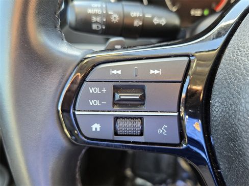 Certified 2023 Honda Pilot Touring image 24