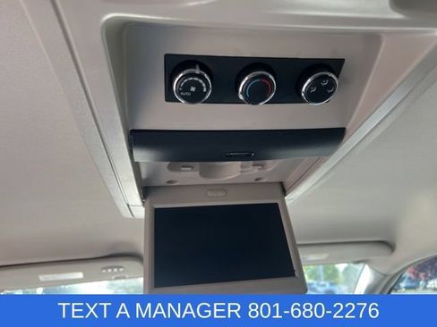 Used 2015 Chrysler Town & Country Touring FWD image 31