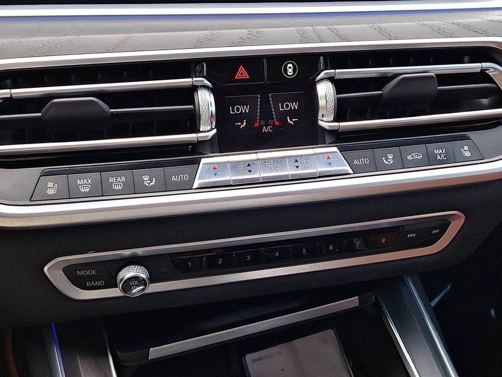 Used 2019 BMW X7 xDrive40i w/ Luxury Seating Package AWD/4WD image 26