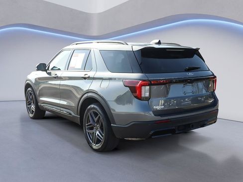 Used 2025 Ford Explorer ST-Line w/ ST-Line Street Pack AWD/4WD image 5