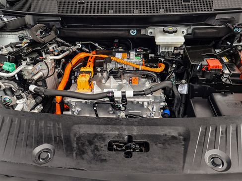 Used 2024 Chevrolet Equinox EV LT image 25