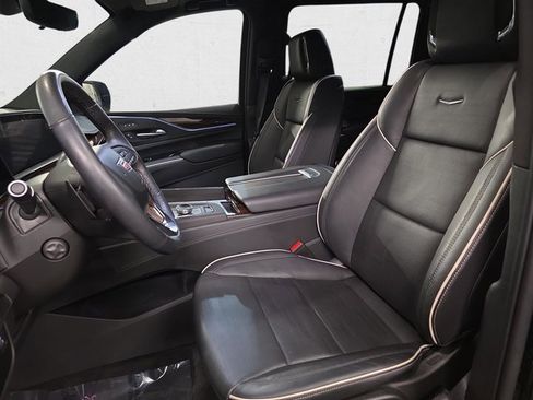 Certified 2023 Cadillac Escalade ESV Premium Luxury image 17