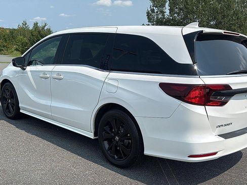 Used 2023 Honda Odyssey Sport image 10