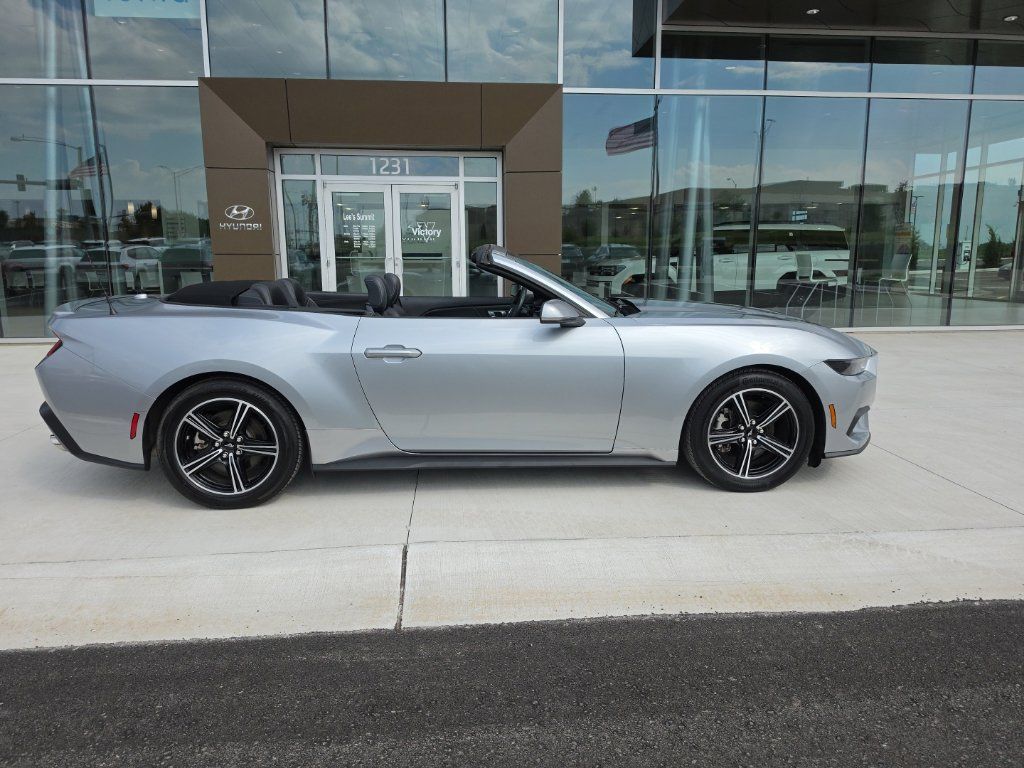 Used 2025 Ford Mustang Premium RWD image 20