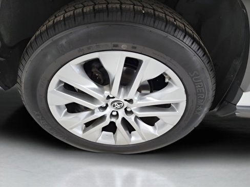 Used 2019 Toyota RAV4 XLE Premium image 14