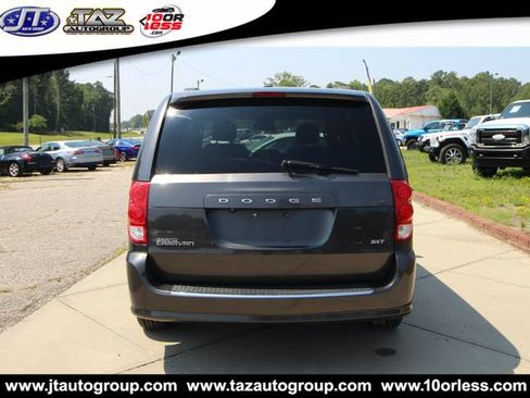 Used 2020 Dodge Grand Caravan SXT FWD image 5