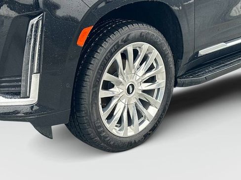 Certified 2024 Cadillac Escalade Premium Luxury image 29