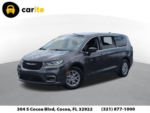 Used 2023 Chrysler Pacifica Touring-L FWD image 1