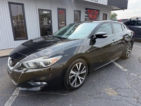 Used 2016 Nissan Maxima Platinum w/ Interior Lighting Package FWD image 2