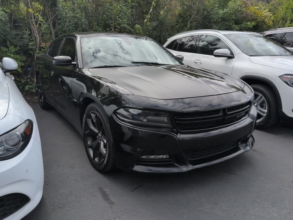 Used 2018 Dodge Charger R/T RWD image 2