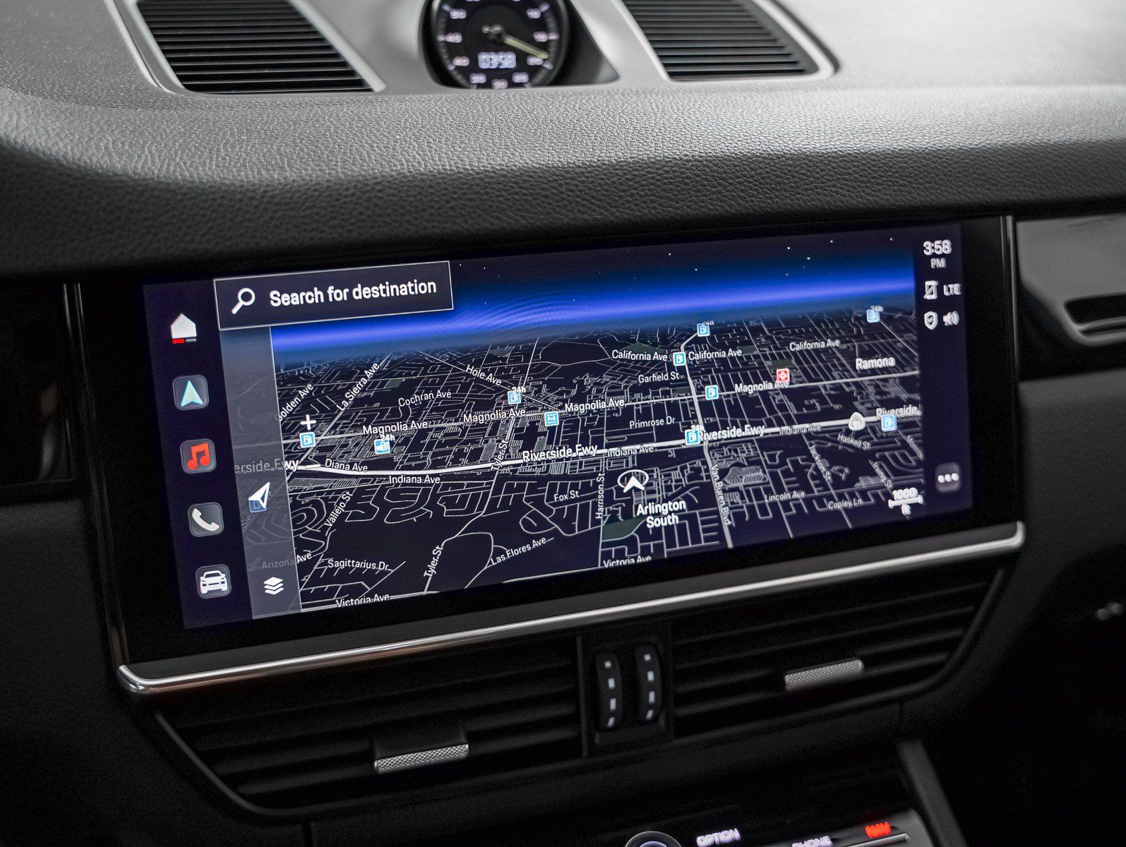 Certified 2022 Porsche Cayenne E-Hybrid AWD/4WD image 25