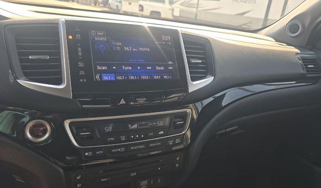 Used 2017 Honda Pilot Elite image 11