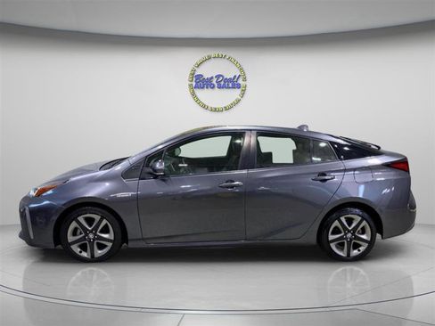 Used 2022 Toyota Prius XLE FWD image 2
