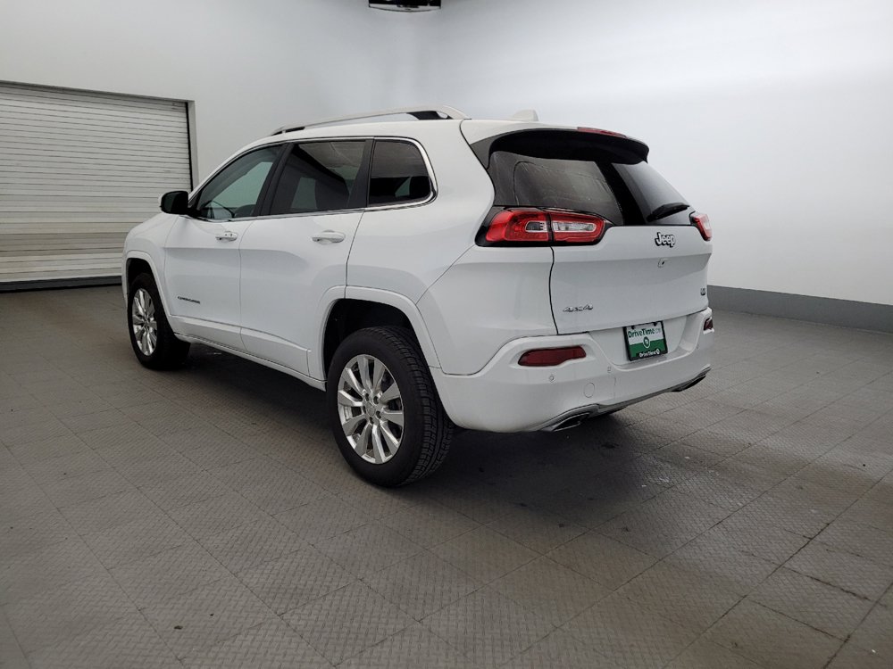 Used 2017 Jeep Cherokee Overland AWD/4WD image 5