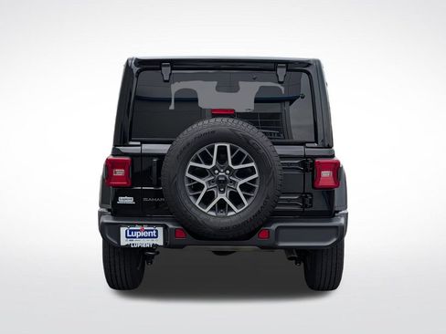 Used 2025 Jeep Wrangler Unlimited Sahara AWD/4WD image 4