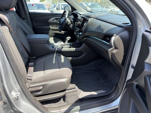 Used 2023 Chevrolet Traverse LT FWD image 10