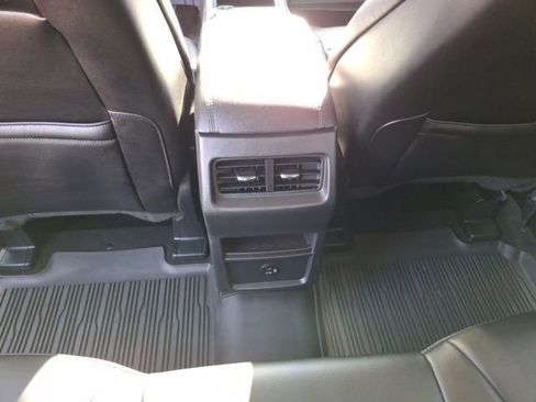 Used 2021 Ford Edge SEL image 17