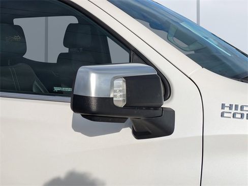 Used 2023 Chevrolet Silverado 1500 High Country w/ Technology Package image 10