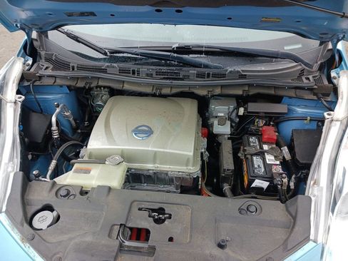 Used 2015 Nissan Leaf S w/ Charge Package FWD image 9