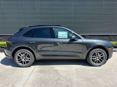 Used 2026 Porsche Macan AWD/4WD image 9