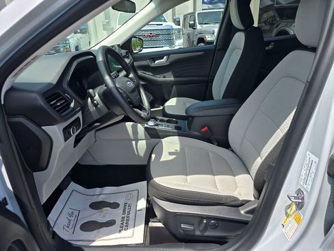 Used 2025 Ford Escape Active w/ Active Premium Tech Pack FWD image 9