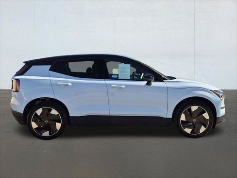 Used 2026 Volvo EX30 Plus w/ Climate Package RWD image 4