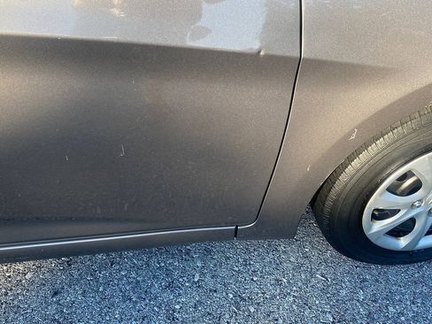 Used 2014 Hyundai Accent GLS FWD image 14