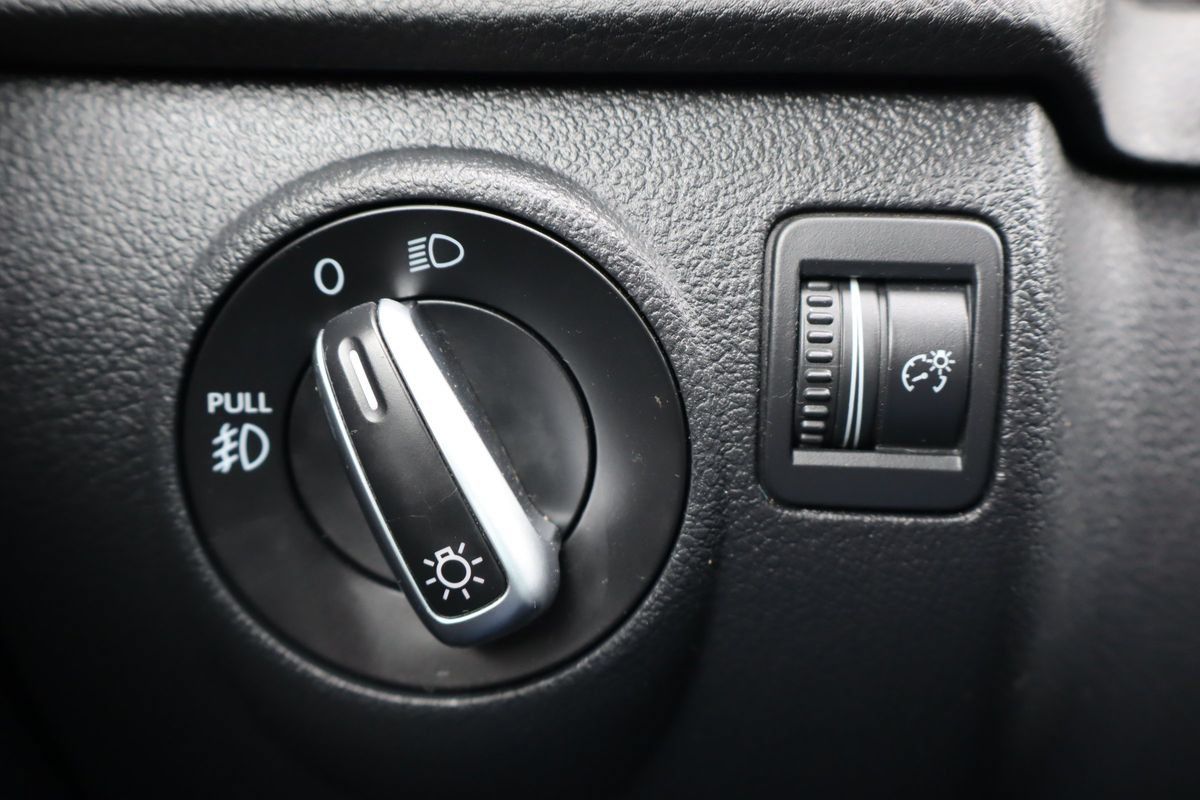 Used 2015 Volkswagen Tiguan SE AWD/4WD image 29