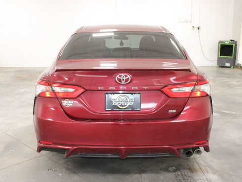 Used 2018 Toyota Camry SE FWD image 7
