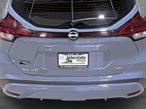 Used 2024 Nissan Kicks SR w/ SR Premium Package FWD image 11