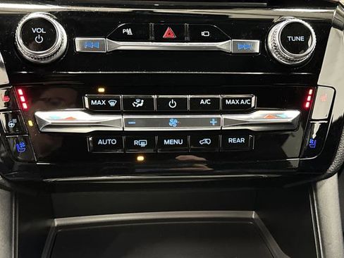 Used 2023 Ford Explorer Limited image 20