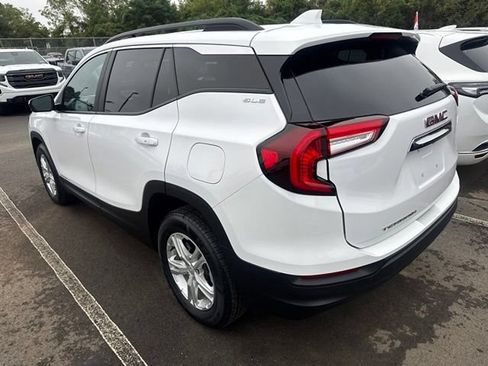 Used 2023 GMC Terrain SLE w/ Driver Convenience Package FWD image 15