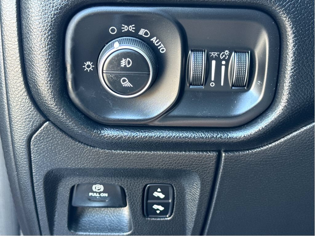 Used 2020 RAM 1500 Laramie w/ Sport Appearance Package AWD/4WD image 13