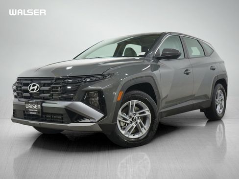 Used 2026 Hyundai Tucson SE image 1