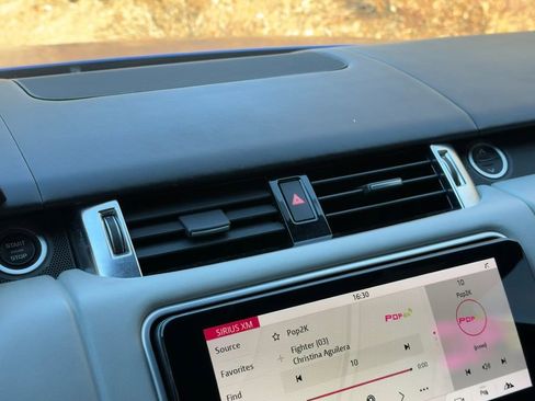 Used 2019 Land Rover Range Rover Sport SVR image 17