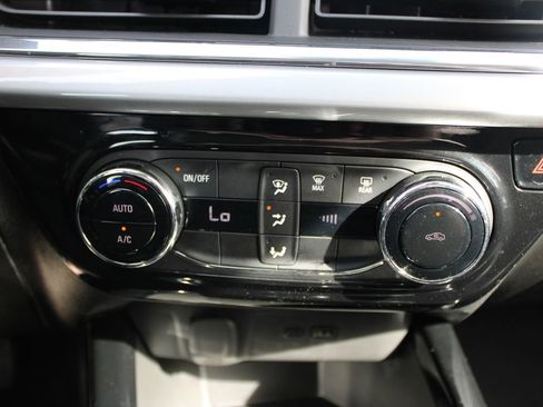 Used 2025 Chevrolet Trax LT image 41