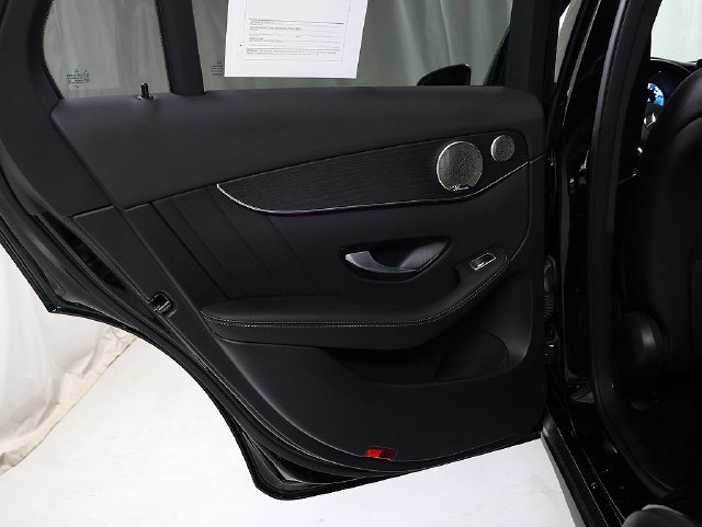 Used 2021 Mercedes-Benz GLC 300 4MATIC image 30