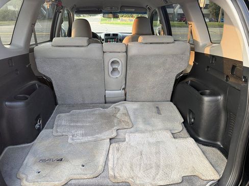 Used 2011 Toyota RAV4 2WD w/ Base L4 Extra Value Pkg image 38